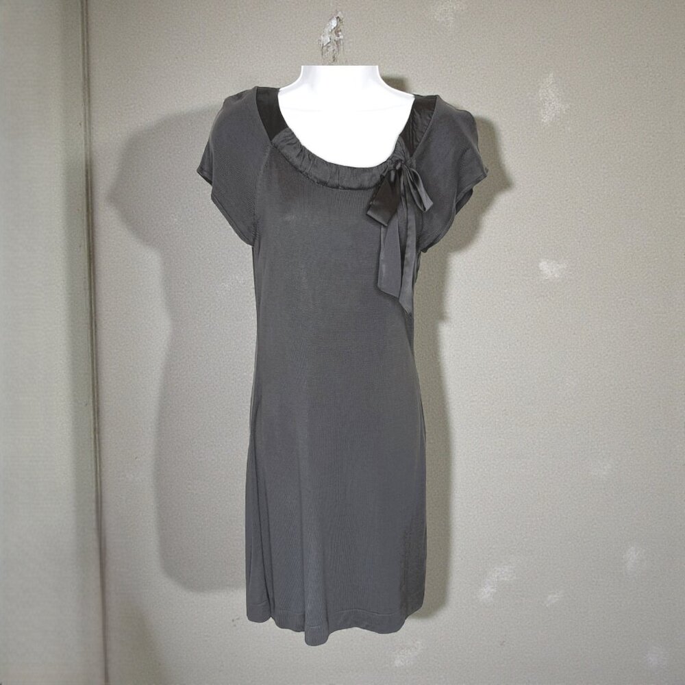 🔥 $15 SALE H&M Gray Satin Trim Dress Size M Bow Detail Short Sleeve Shift Dress